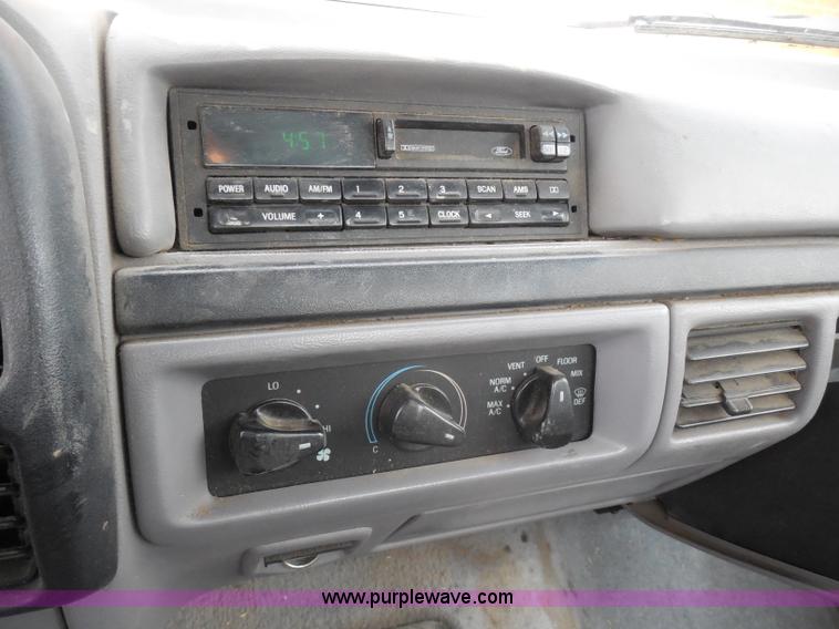 image for item F8765 1997 Ford F350 XL utility truck