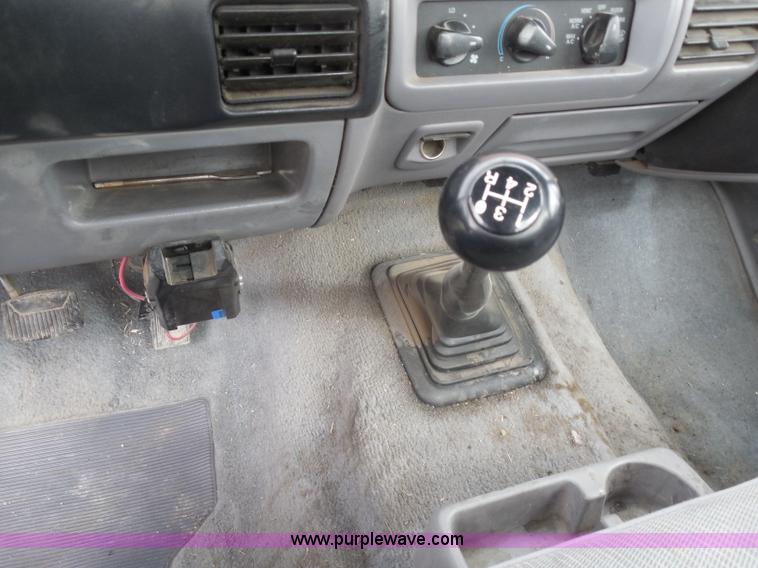 image for item F8765 1997 Ford F350 XL utility truck