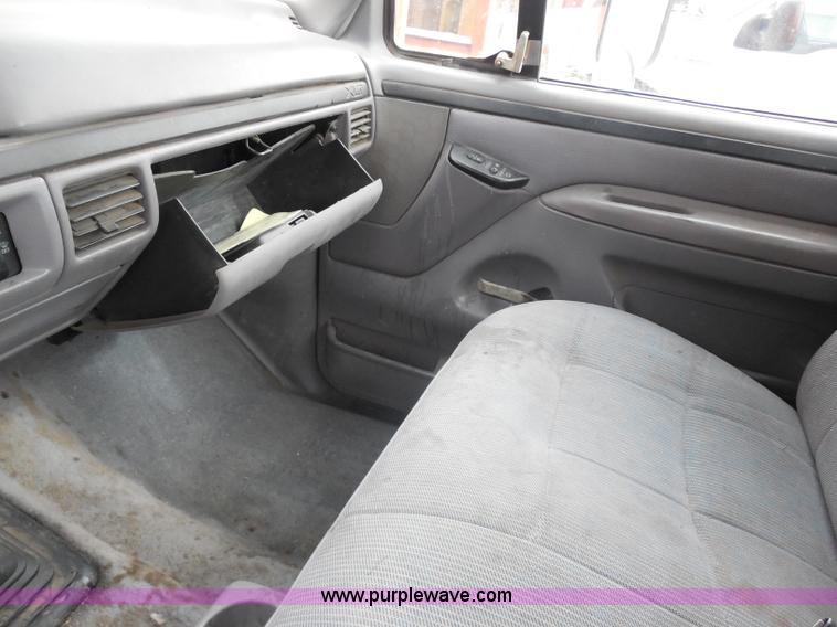 image for item F8765 1997 Ford F350 XL utility truck