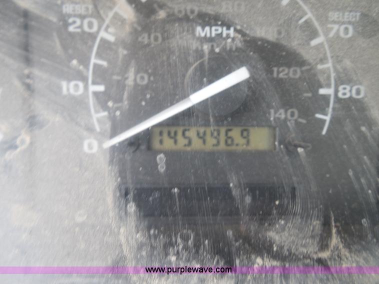 image for item F8765 1997 Ford F350 XL utility truck