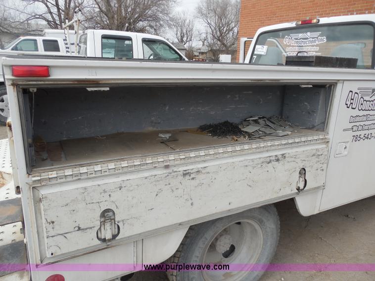 image for item F8765 1997 Ford F350 XL utility truck
