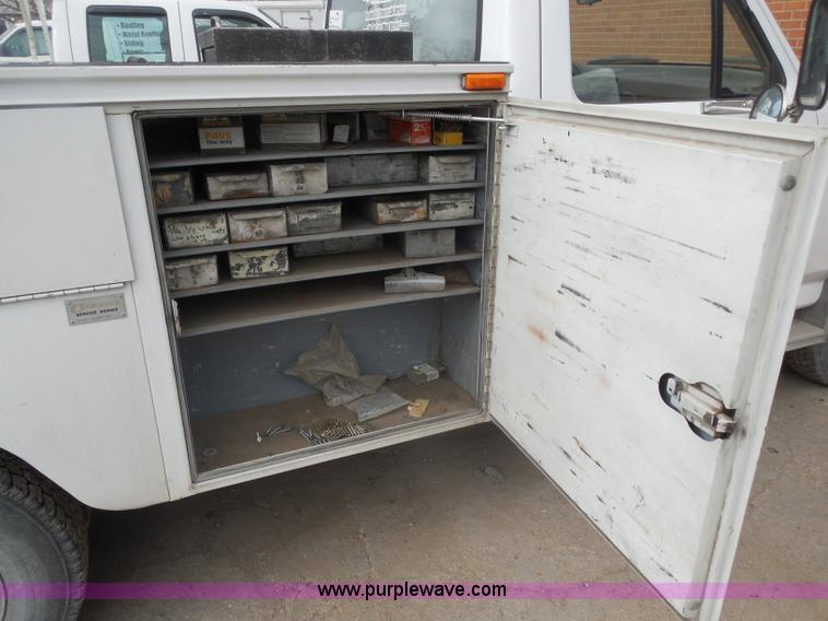 image for item F8765 1997 Ford F350 XL utility truck