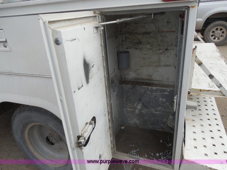 image for item F8765 1997 Ford F350 XL utility truck