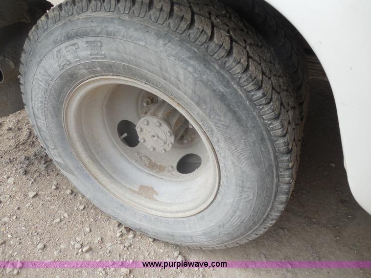 image for item F8765 1997 Ford F350 XL utility truck