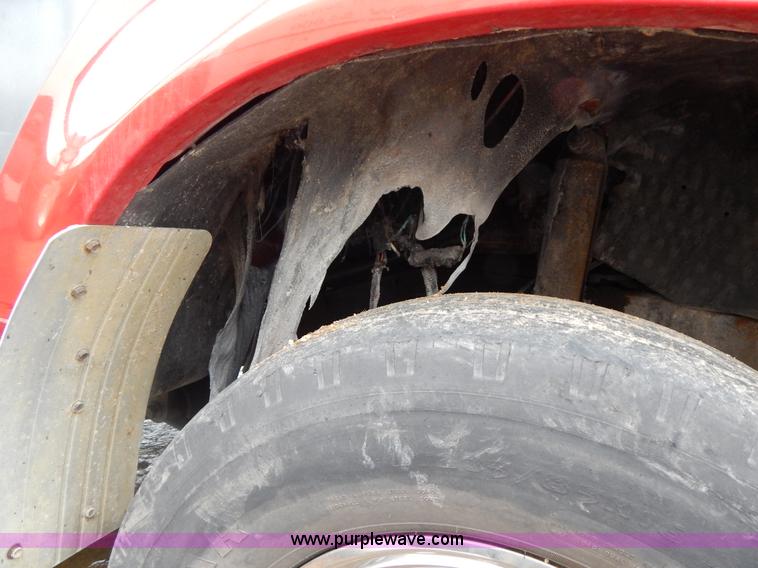 image for item G3116 1997 Ford F450 Super Duty wrecker truck