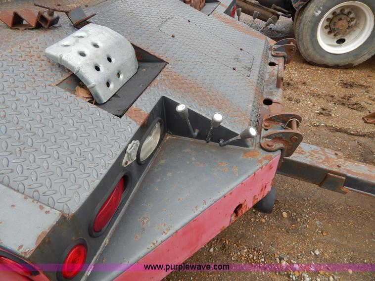 image for item G3116 1997 Ford F450 Super Duty wrecker truck