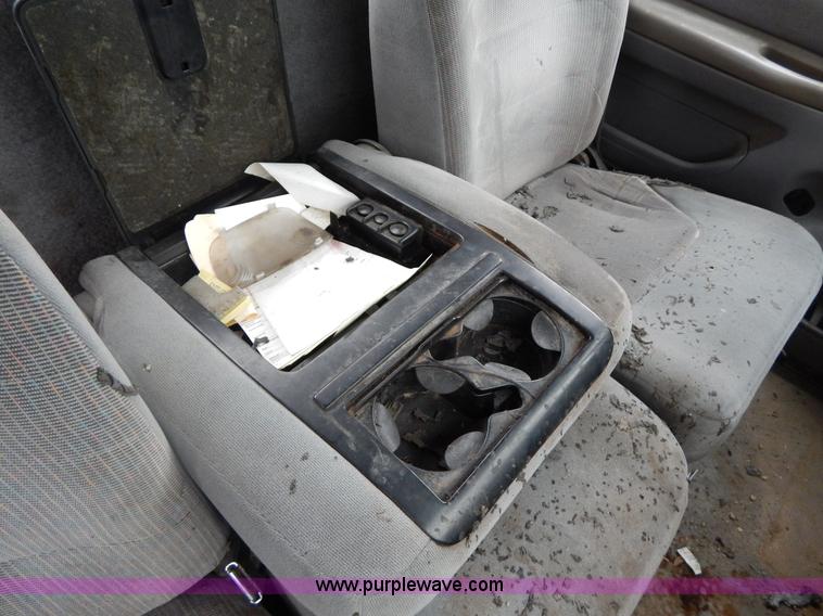 image for item G3116 1997 Ford F450 Super Duty wrecker truck