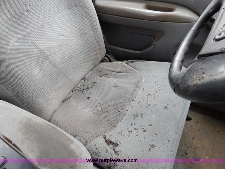 image for item G3116 1997 Ford F450 Super Duty wrecker truck