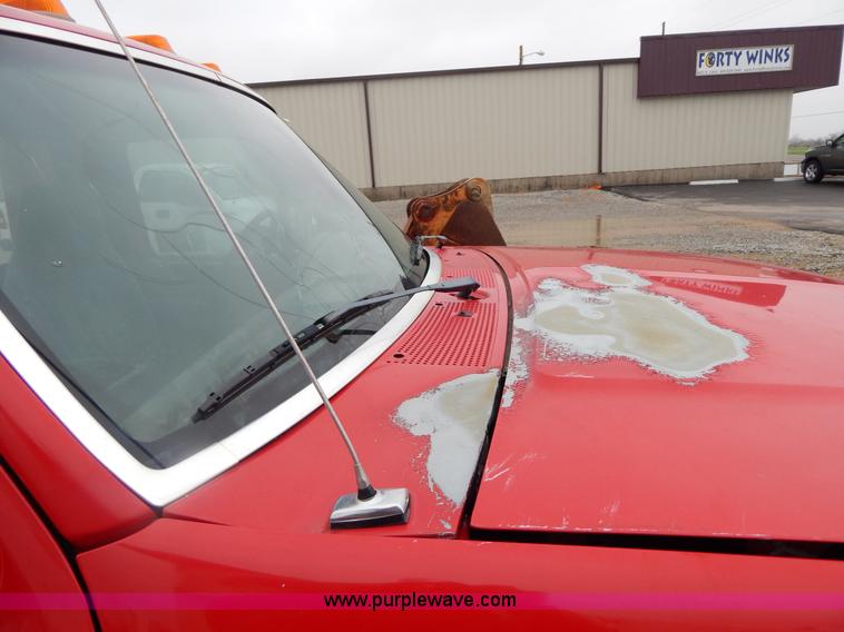 image for item G3116 1997 Ford F450 Super Duty wrecker truck