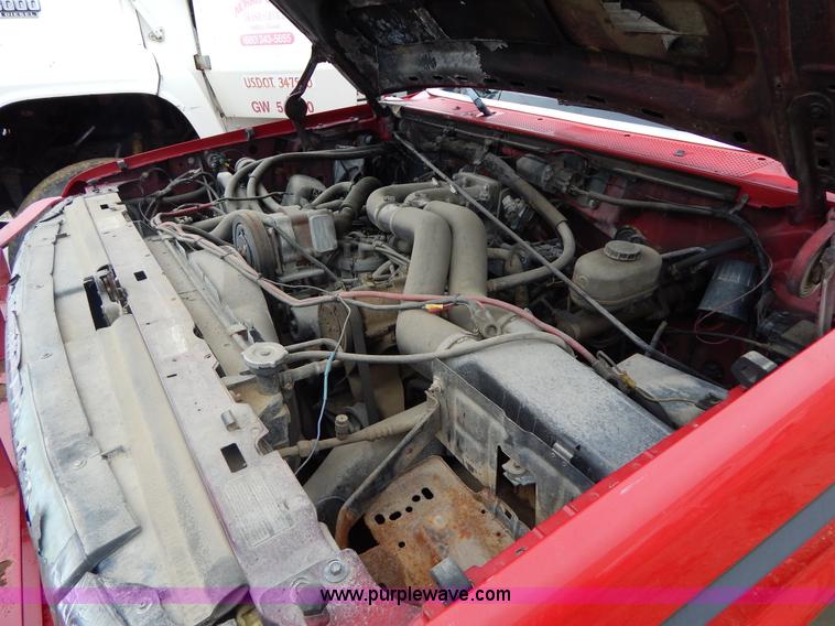 image for item G3116 1997 Ford F450 Super Duty wrecker truck