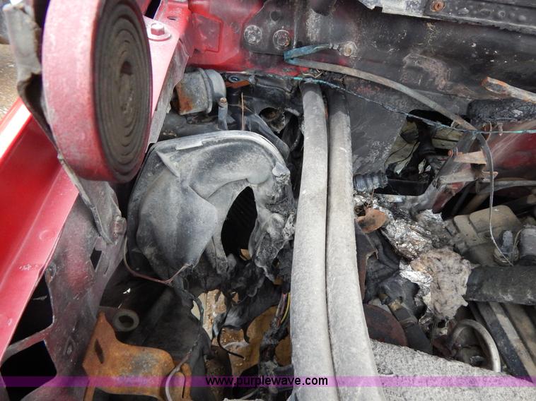 image for item G3116 1997 Ford F450 Super Duty wrecker truck