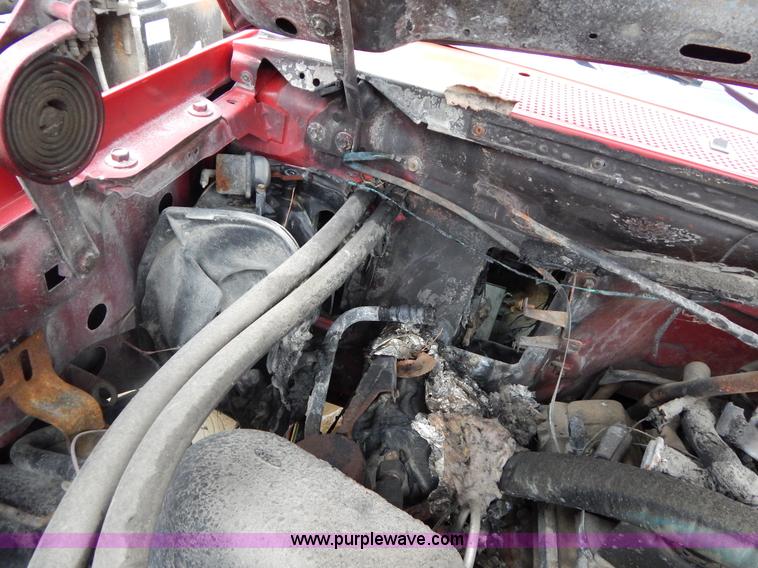 image for item G3116 1997 Ford F450 Super Duty wrecker truck