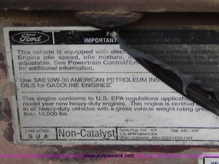 image for item G3116 1997 Ford F450 Super Duty wrecker truck