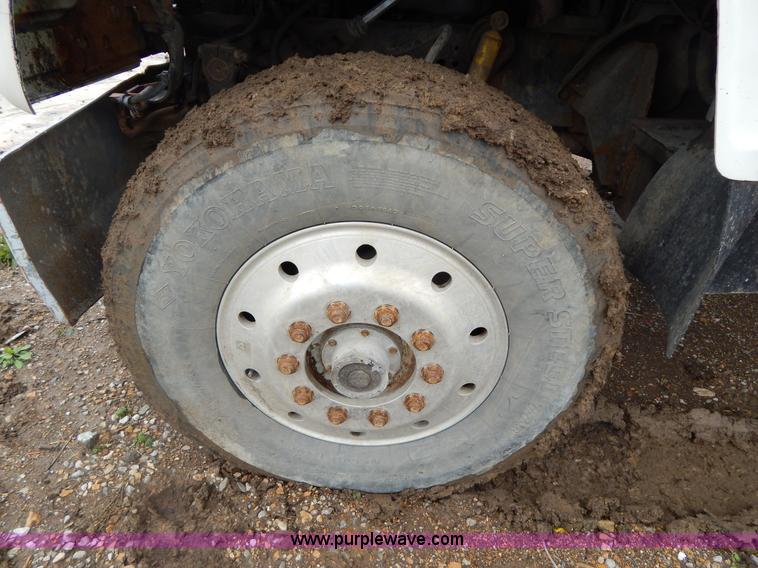 image for item G3117 1988 Ford L8000 roll off truck