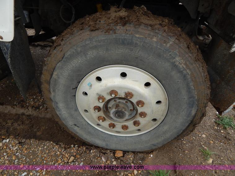 image for item G3117 1988 Ford L8000 roll off truck