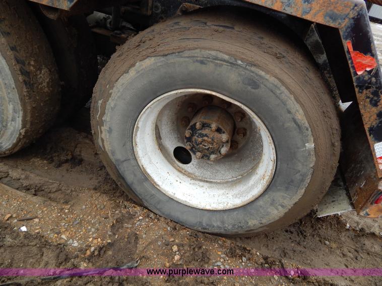 image for item G3117 1988 Ford L8000 roll off truck