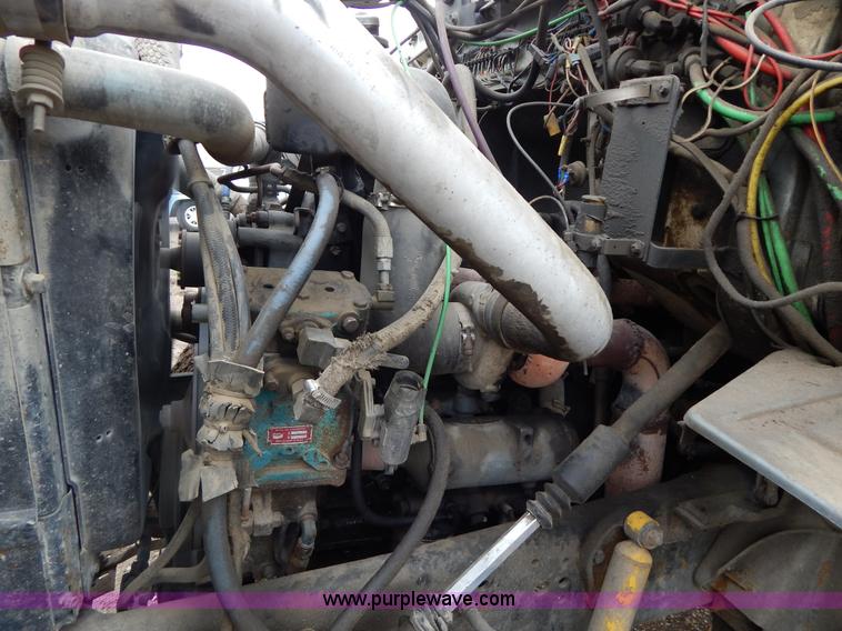 image for item G3117 1988 Ford L8000 roll off truck