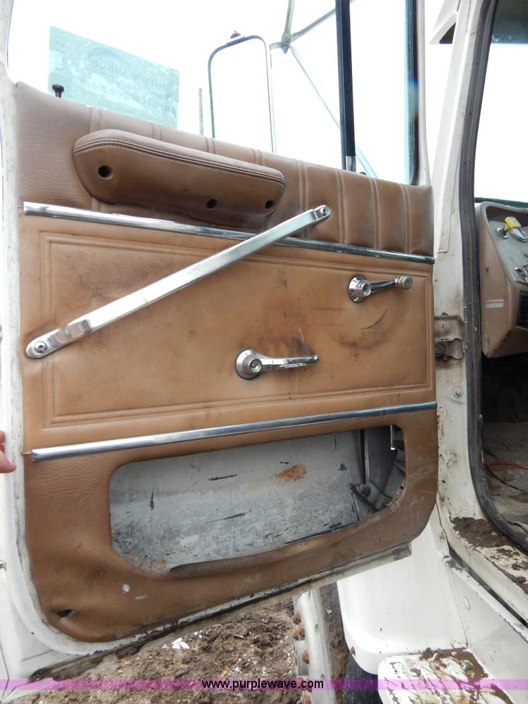 image for item G3117 1988 Ford L8000 roll off truck