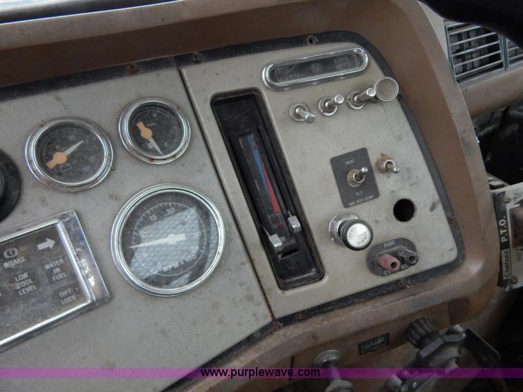 image for item G3117 1988 Ford L8000 roll off truck