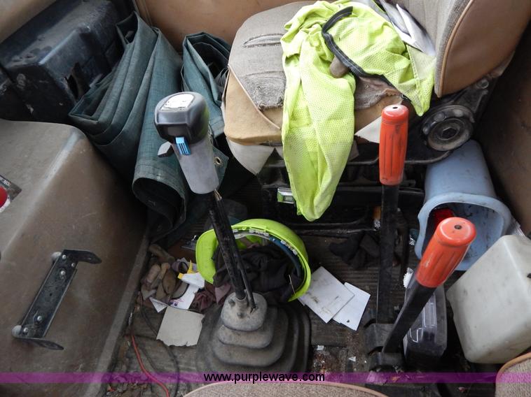 image for item G3117 1988 Ford L8000 roll off truck