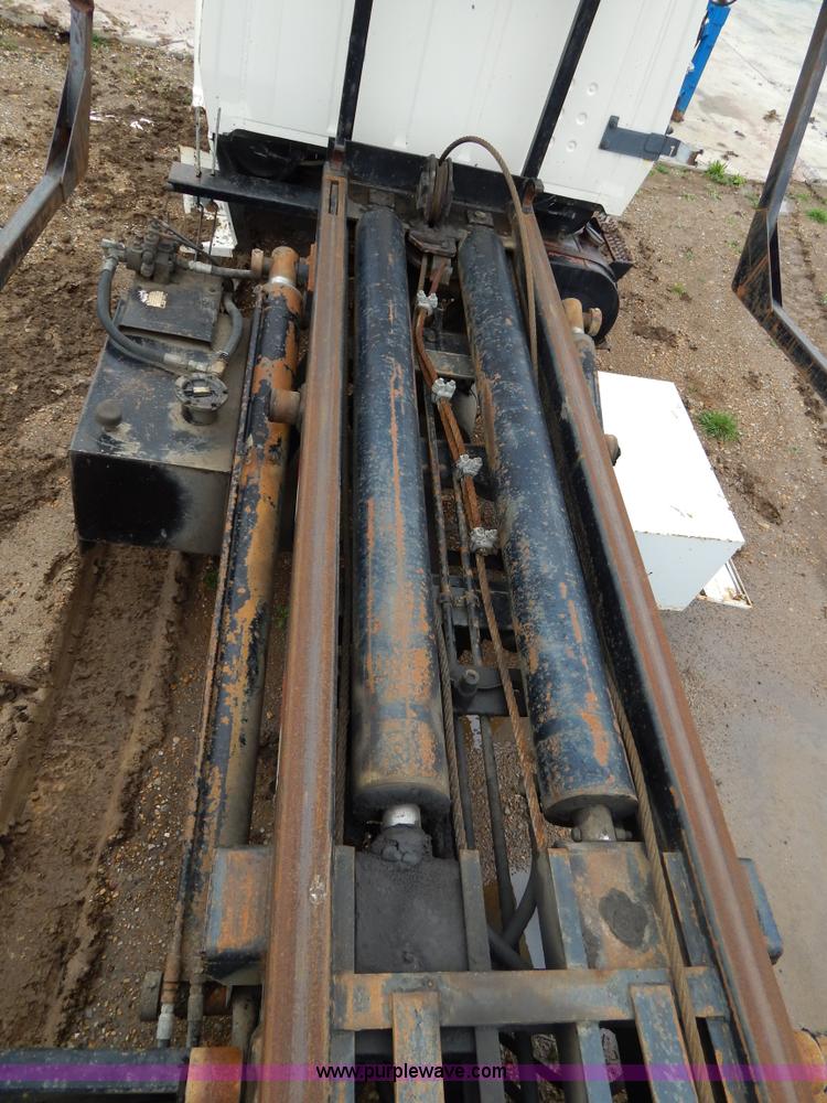 image for item G3117 1988 Ford L8000 roll off truck