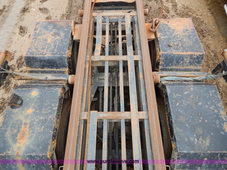 image for item G3117 1988 Ford L8000 roll off truck