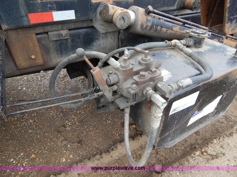 image for item G3117 1988 Ford L8000 roll off truck