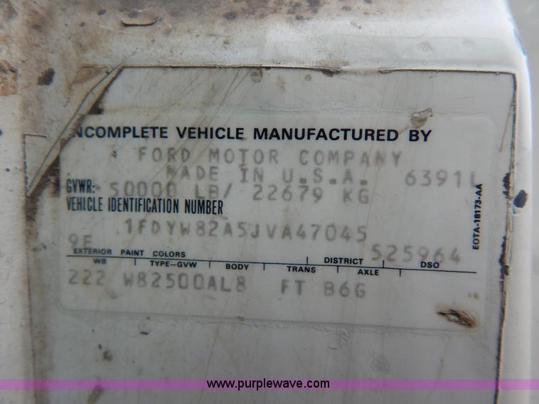 image for item G3117 1988 Ford L8000 roll off truck