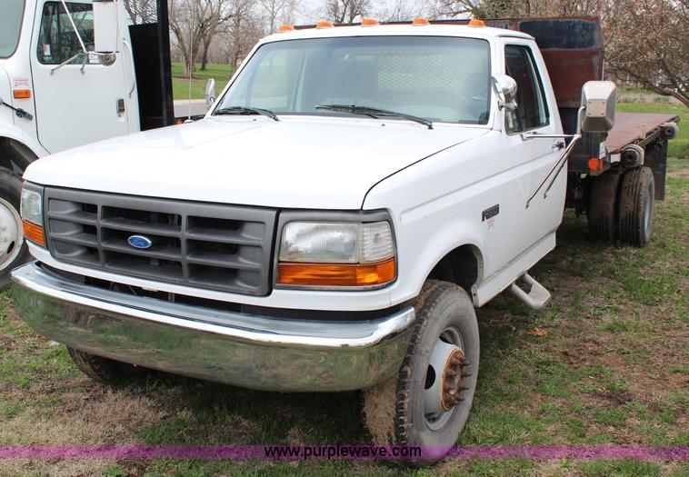 image for item G5044 1997 Ford F450 Super Duty dump bed truck