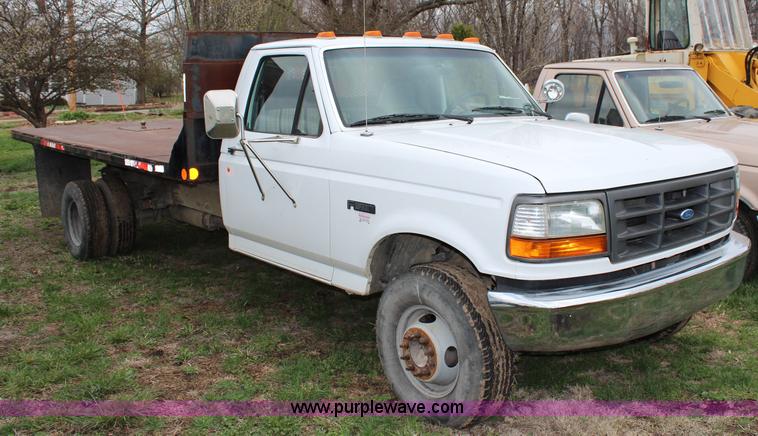 image for item G5044 1997 Ford F450 Super Duty dump bed truck