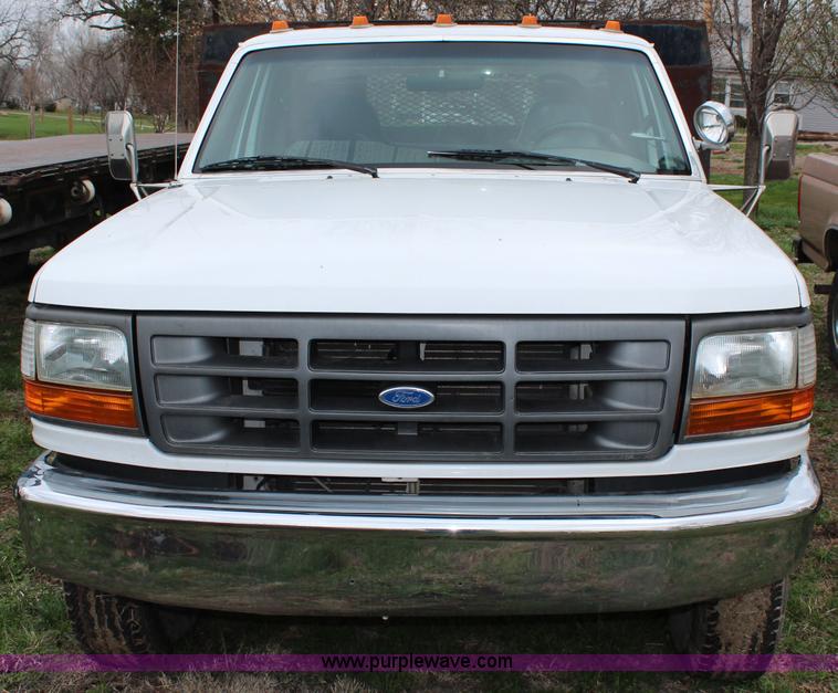 image for item G5044 1997 Ford F450 Super Duty dump bed truck