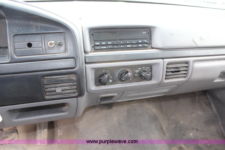 image for item G5044 1997 Ford F450 Super Duty dump bed truck