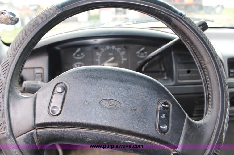 image for item G5044 1997 Ford F450 Super Duty dump bed truck