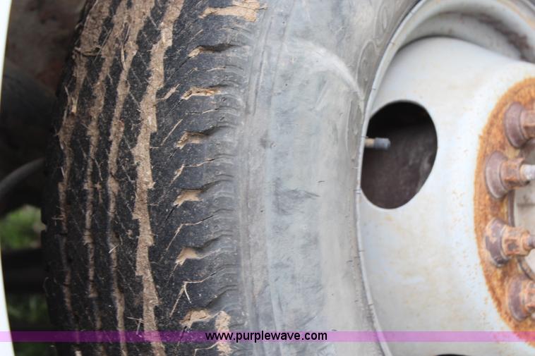 image for item G5044 1997 Ford F450 Super Duty dump bed truck