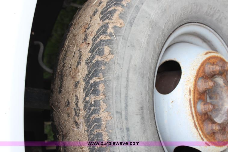 image for item G5044 1997 Ford F450 Super Duty dump bed truck