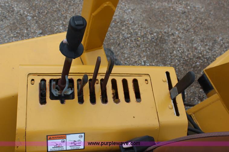 image for item G5102 1995 Vermeer V8550 rock saw