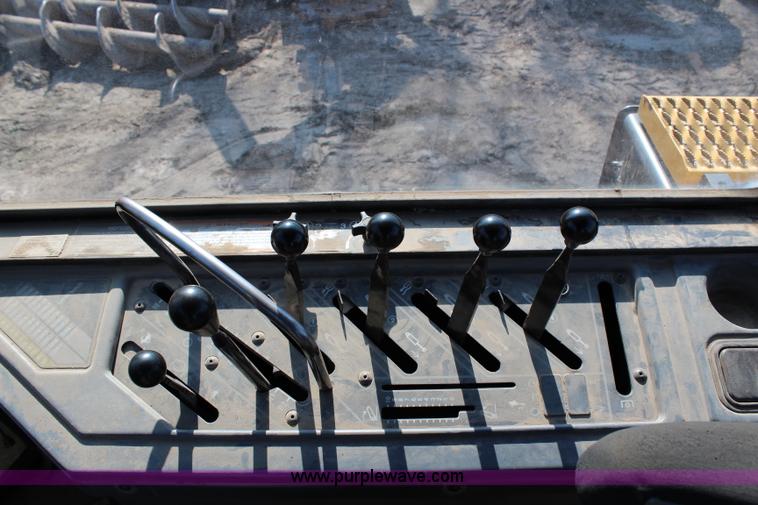 image for item G5408 1996 Caterpillar Challenger 85D tractor