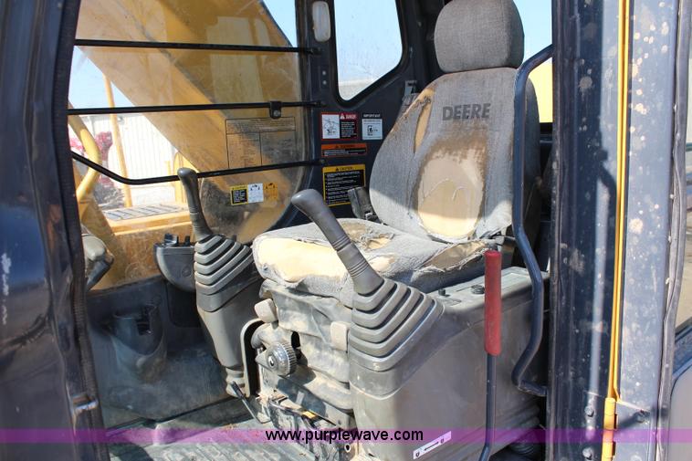 image for item G5426 2004 John Deere 330C LC excavator