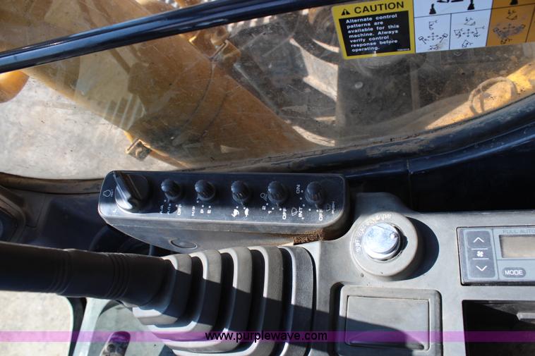 image for item G5426 2004 John Deere 330C LC excavator