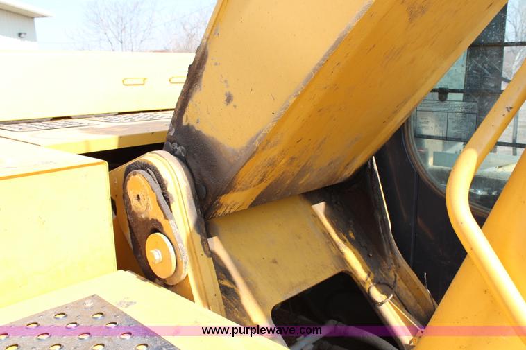image for item G5426 2004 John Deere 330C LC excavator