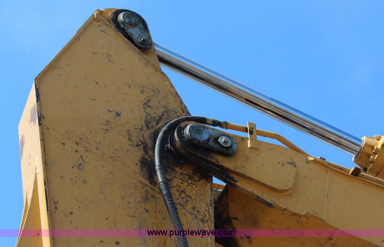 image for item G5426 2004 John Deere 330C LC excavator