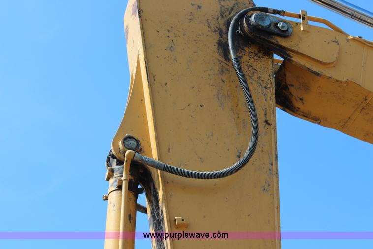 image for item G5426 2004 John Deere 330C LC excavator