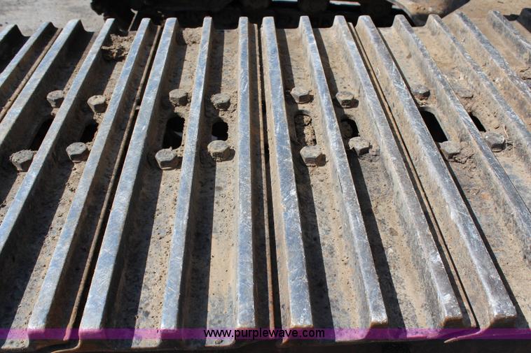 image for item G5426 2004 John Deere 330C LC excavator