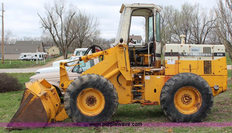 image for item G5437 International 510 wheel loader