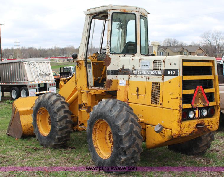 image for item G5437 International 510 wheel loader