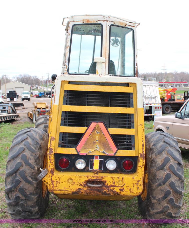 image for item G5437 International 510 wheel loader