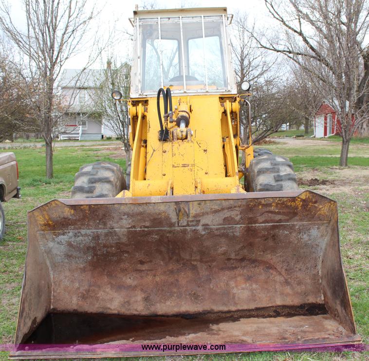 image for item G5437 International 510 wheel loader