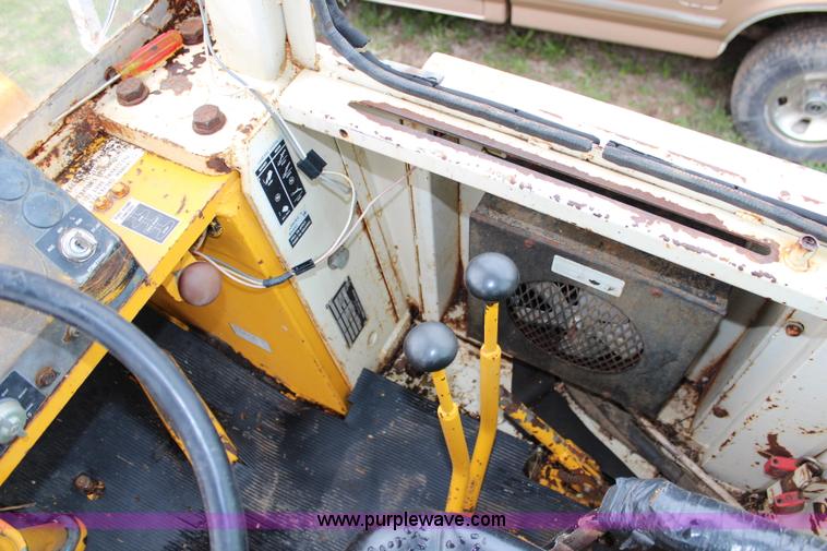 image for item G5437 International 510 wheel loader