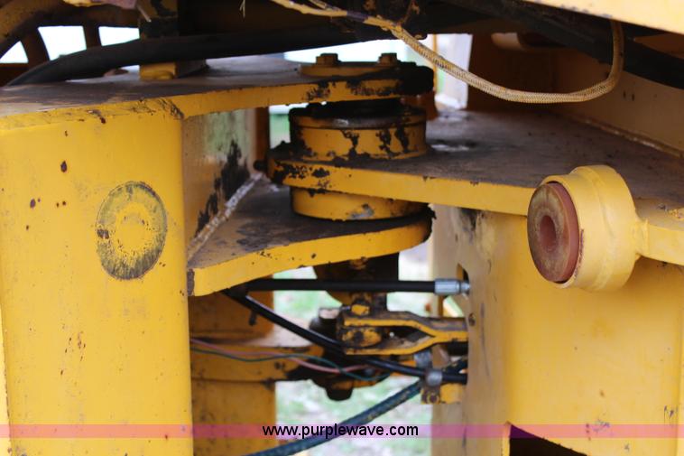 image for item G5437 International 510 wheel loader