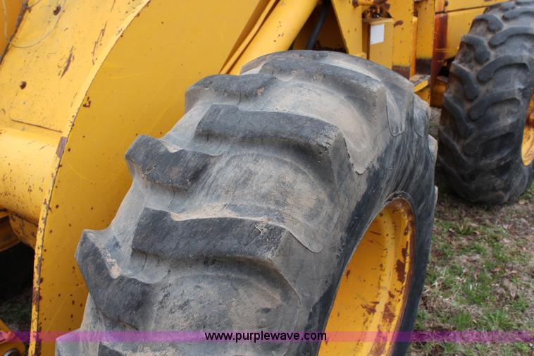 image for item G5437 International 510 wheel loader